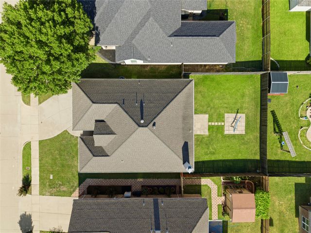 9025 River Falls Drive, Fort Worth, TX 76118