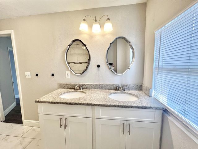 115 W ALLISON COURT, Tampa, FL 33603