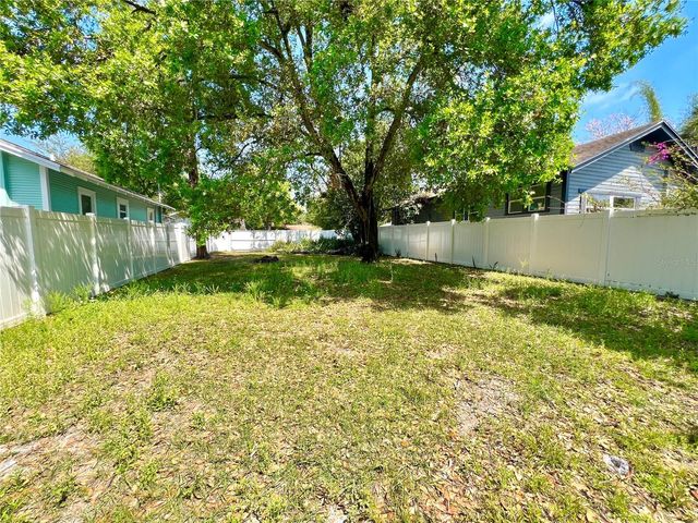 115 W ALLISON COURT, Tampa, FL 33603