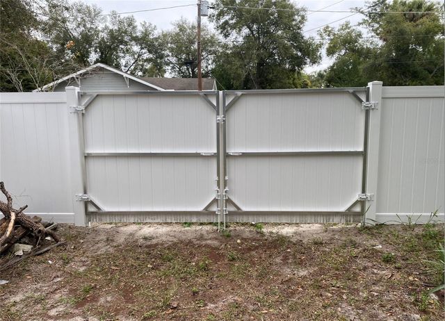 115 W ALLISON COURT, Tampa, FL 33603