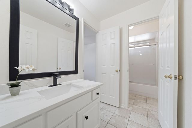 2222 Scenic Shore Drive, Seabrook, TX 77586