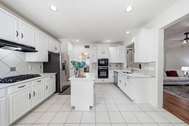 2222 Scenic Shore Drive, Seabrook, TX 77586