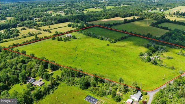 26 WORMANSVILLE RD, Pipersville, PA 18947