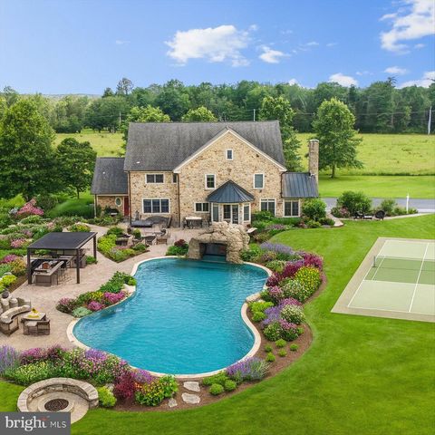 26 WORMANSVILLE RD, Pipersville, PA 18947