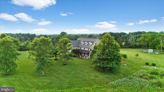 26 WORMANSVILLE RD, Pipersville, PA 18947