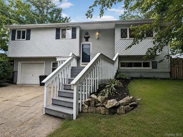 114 Berkeley Avenue, Selden, NY 11784