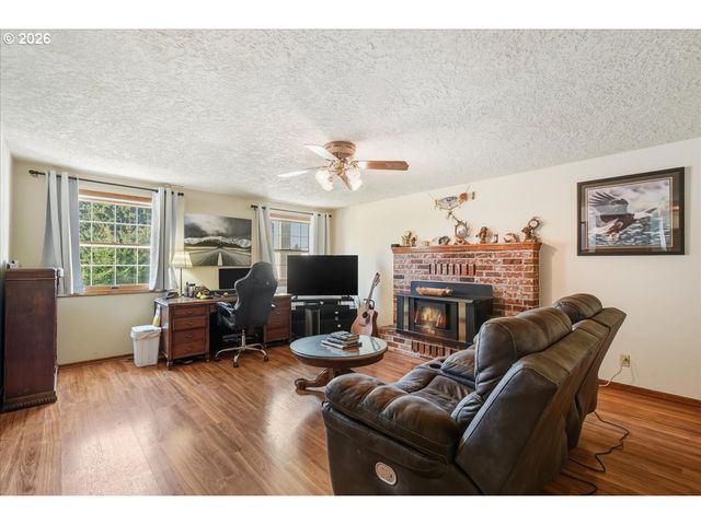 600 S SHOBERT St, Ridgefield, WA 98642