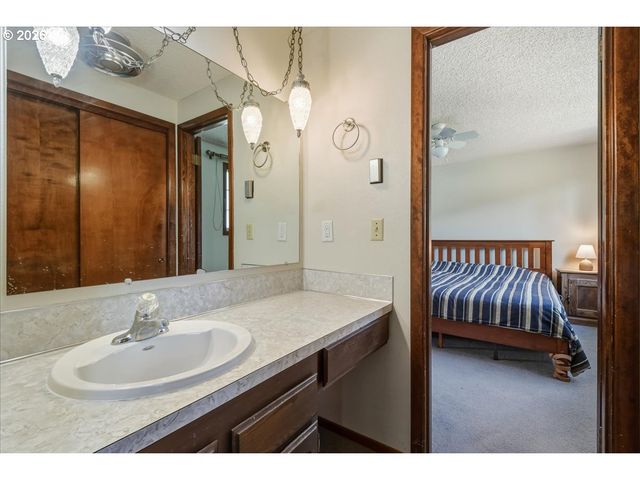 600 S SHOBERT St, Ridgefield, WA 98642