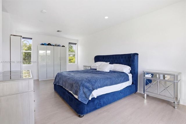 1417 NE 17th Street, Fort Lauderdale, FL 33305