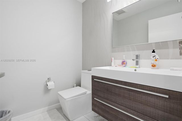 1417 NE 17th Street, Fort Lauderdale, FL 33305