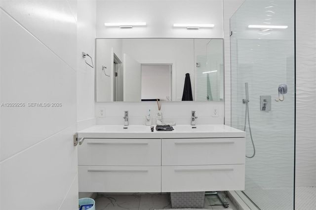 1417 NE 17th Street, Fort Lauderdale, FL 33305