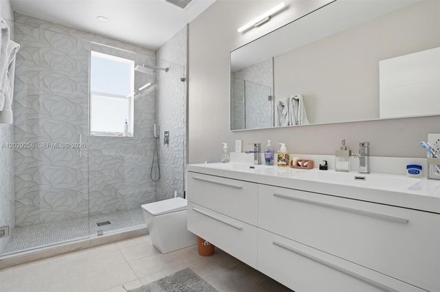 1417 NE 17th Street, Fort Lauderdale, FL 33305