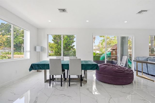 1417 NE 17th Street, Fort Lauderdale, FL 33305