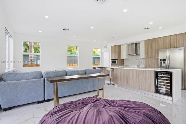 1417 NE 17th Street, Fort Lauderdale, FL 33305