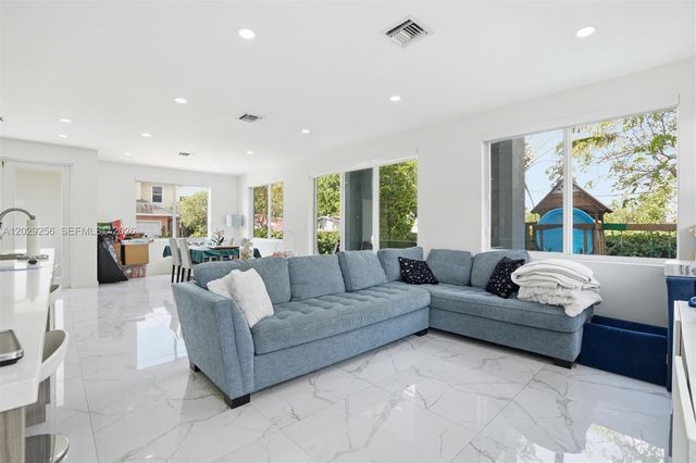 1417 NE 17th Street, Fort Lauderdale, FL 33305