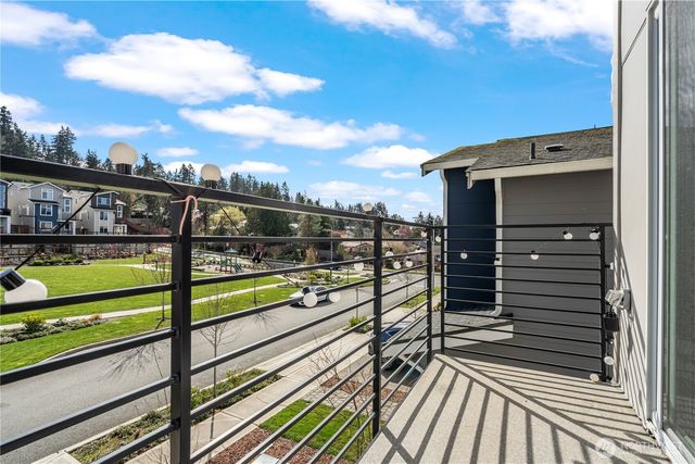 22532 70th Place W, Mountlake Terrace, WA 98043