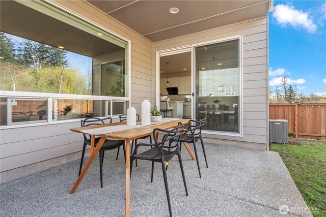 22532 70th Place W, Mountlake Terrace, WA 98043