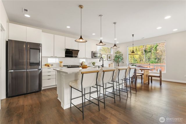 22532 70th Place W, Mountlake Terrace, WA 98043