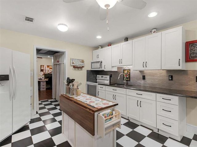 536 River Road, Mcdonough, GA 30252