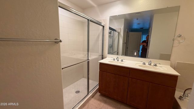2302 N CENTRAL Avenue 411, Phoenix, AZ 85004