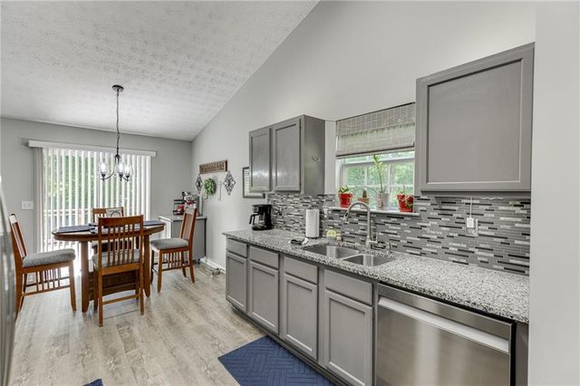 6211 Huntcliff Drive, Flowery Branch, GA 30542