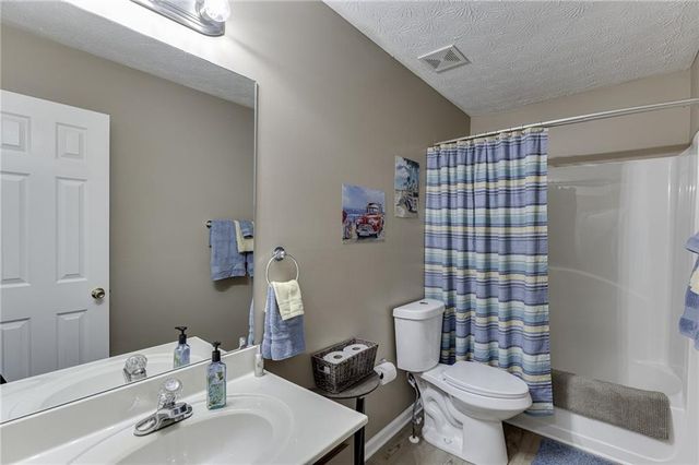 6211 Huntcliff Drive, Flowery Branch, GA 30542
