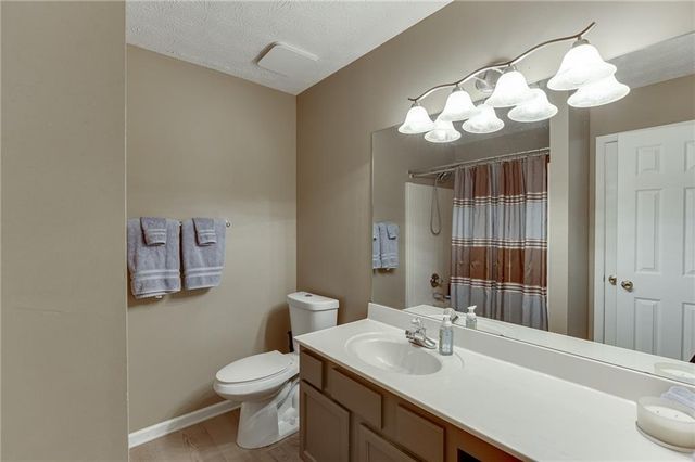 6211 Huntcliff Drive, Flowery Branch, GA 30542