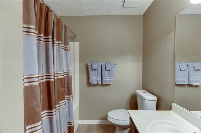 6211 Huntcliff Drive, Flowery Branch, GA 30542