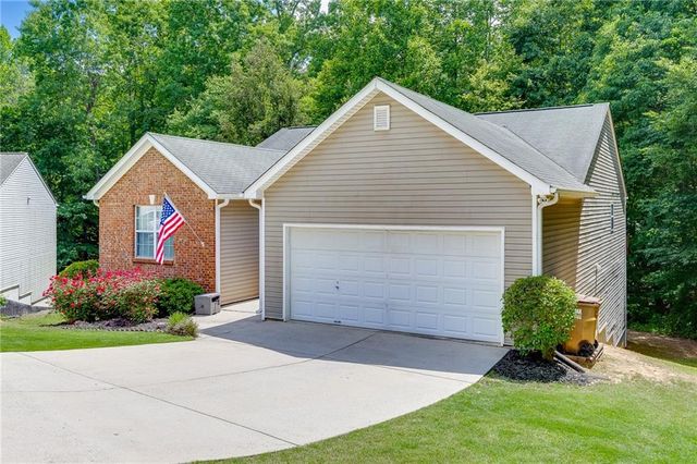 6211 Huntcliff Drive, Flowery Branch, GA 30542