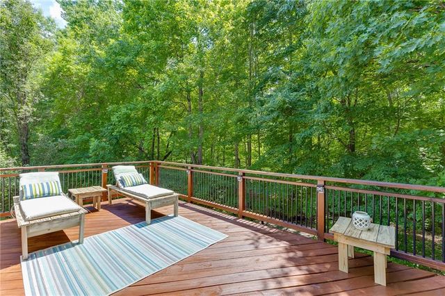 6211 Huntcliff Drive, Flowery Branch, GA 30542