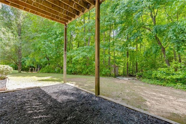 6211 Huntcliff Drive, Flowery Branch, GA 30542