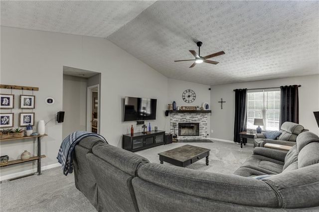 6211 Huntcliff Drive, Flowery Branch, GA 30542