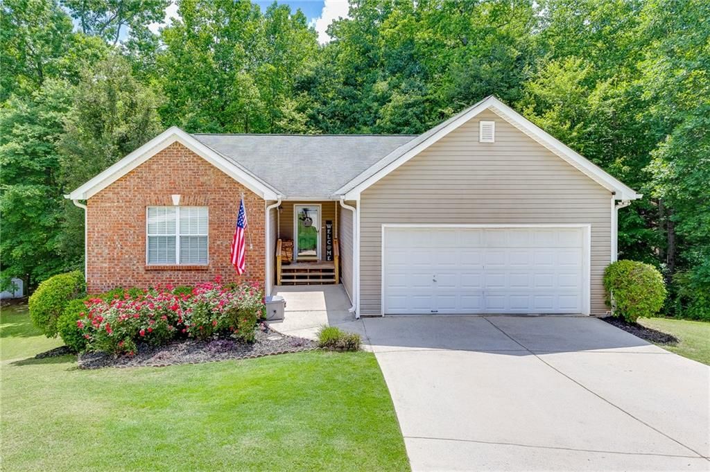 6211 Huntcliff Drive, Flowery Branch, GA 30542