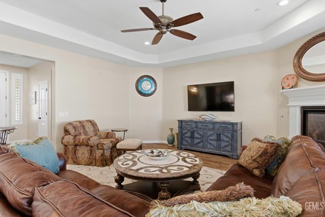 2320 Morvale Lane, Bakersfield, CA 93311