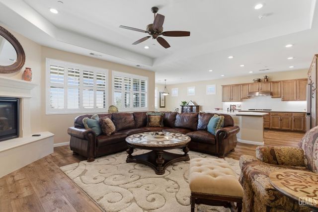 2320 Morvale Lane, Bakersfield, CA 93311