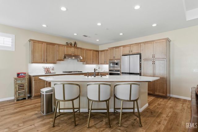 2320 Morvale Lane, Bakersfield, CA 93311