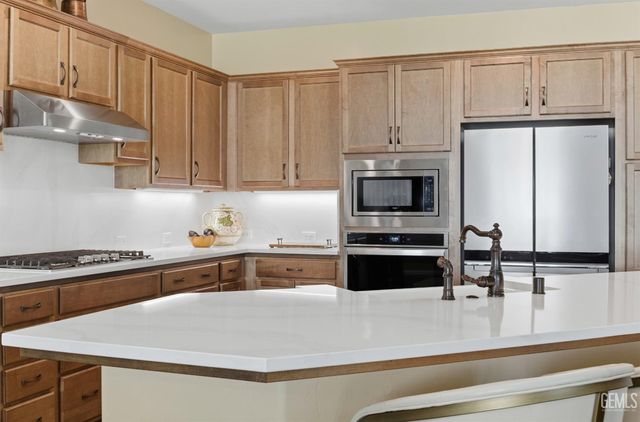 2320 Morvale Lane, Bakersfield, CA 93311