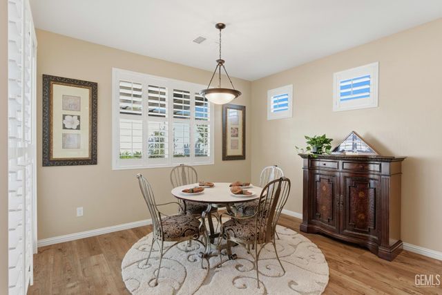 2320 Morvale Lane, Bakersfield, CA 93311