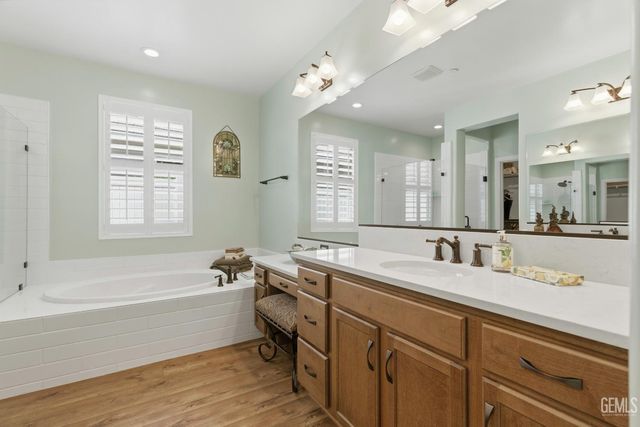 2320 Morvale Lane, Bakersfield, CA 93311