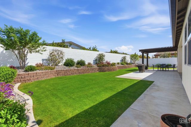 2320 Morvale Lane, Bakersfield, CA 93311