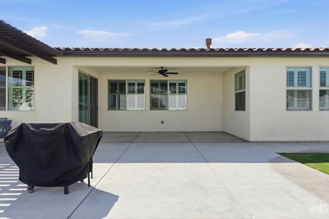 2320 Morvale Lane, Bakersfield, CA 93311