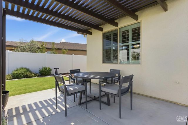 2320 Morvale Lane, Bakersfield, CA 93311