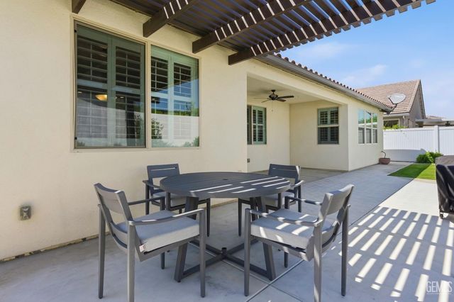 2320 Morvale Lane, Bakersfield, CA 93311