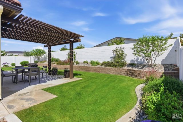 2320 Morvale Lane, Bakersfield, CA 93311