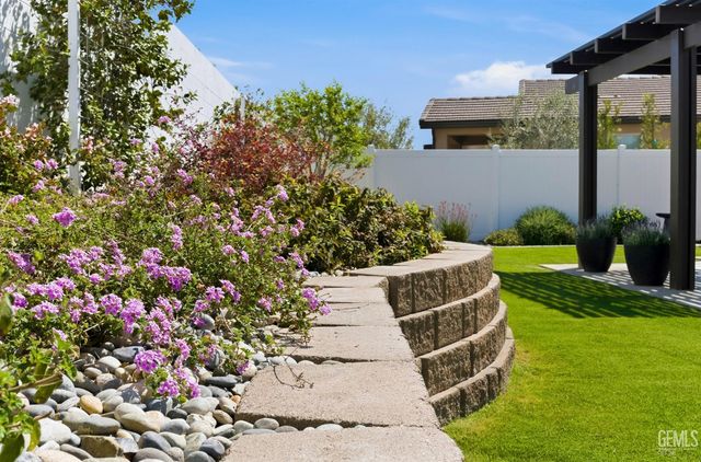 2320 Morvale Lane, Bakersfield, CA 93311