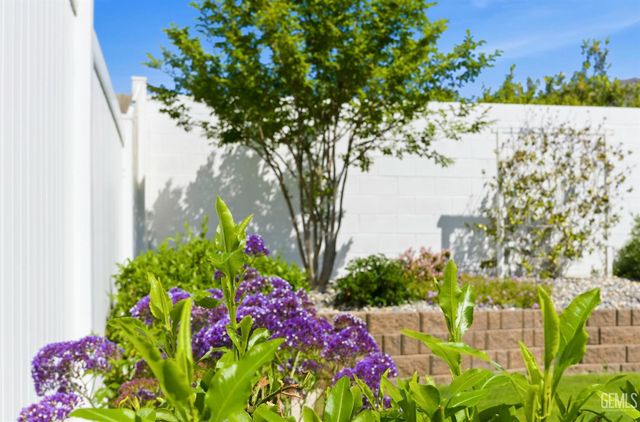 2320 Morvale Lane, Bakersfield, CA 93311