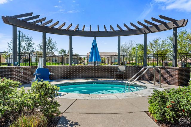 2320 Morvale Lane, Bakersfield, CA 93311