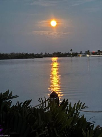 2743 Janet ST, Matlacha, FL 33993