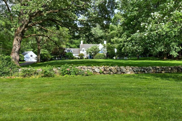 4 Brook Road, Woodbridge, CT 06525
