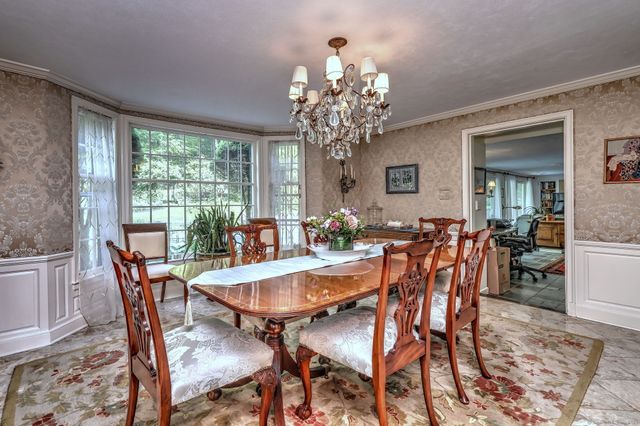 4 Brook Road, Woodbridge, CT 06525